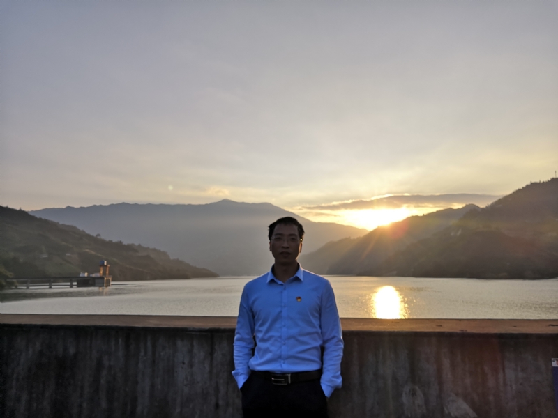 庸人自扰的第一张照片--曲靖交友中心
